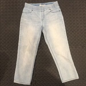 Chico’s Platinum Crop Denim Pants. Size 0